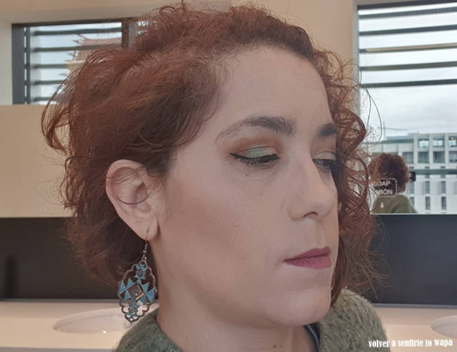 Maquillaje: cómo combinar una sombra verde Maquillaje: cómo combinar una sombra verde