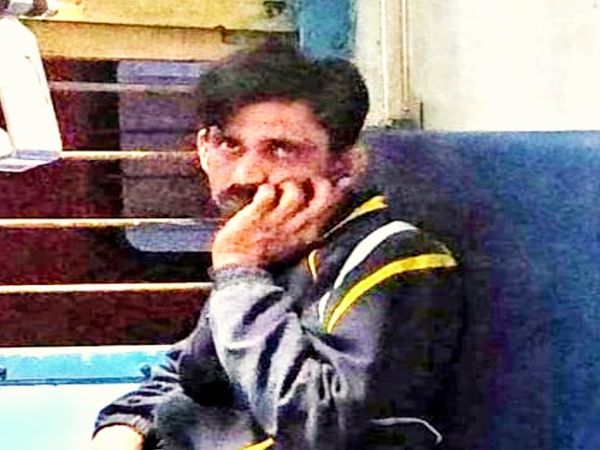 the-young-man-showed-a-private-part-to-woman-in-the-train the-young-man-showed-a-private-part-to-woman-in-the-train