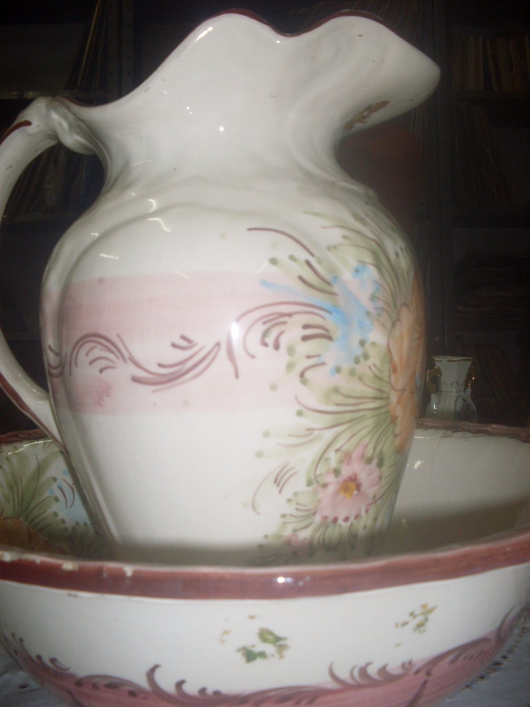 Mostruário Virtual Diálogo & Cultura: Jarra Com Bacia em Porcelana Antiga!