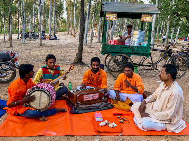 Things to do at Satuday market at Shantiniketan shanibarer haat saturday market shantiniketan