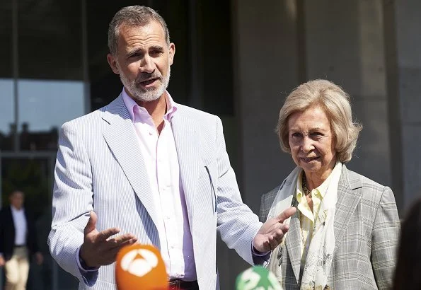 King Felipe went to Quiron University Hospital with his mother, Queen Sofia