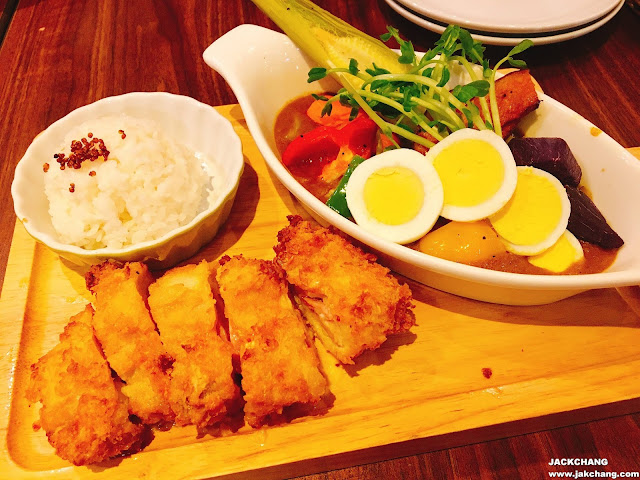  Vegetable Curry & Chicken cordon bleu platter