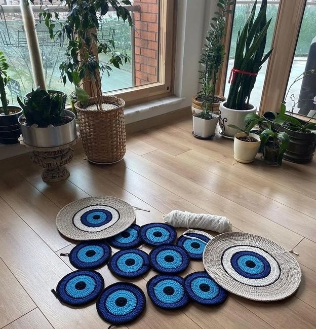 Cute crochet eye pillow free pattern