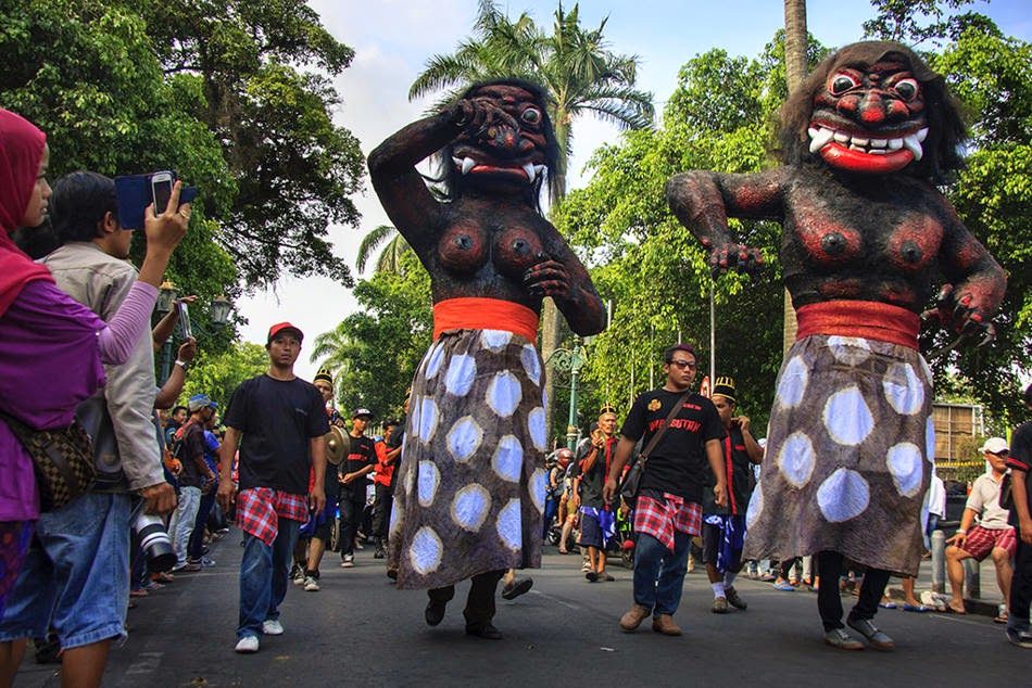 Karnaval Legenda Suku Nusantara di Yogyakarta | KANG LINTAS