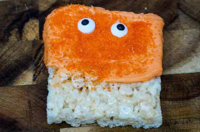 HALLOWEEN RICE KRISPIE TREAT MONSTERS