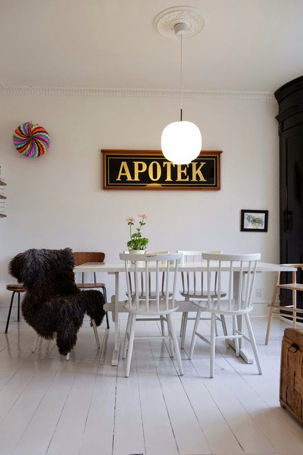 Książki w salonie | Apetyczne Wnętrze blog | wnętrza | design