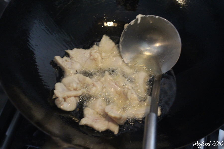 WesFood: Chinesische Bratnudeln mit Huhn Restaurant-Style