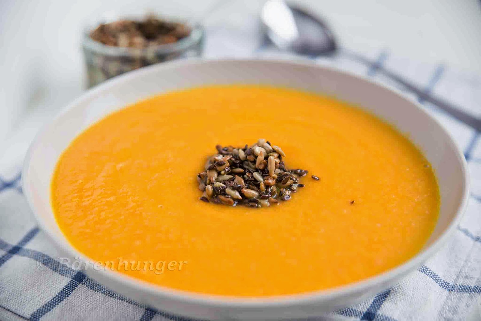 Geröstete Karotten Suppe mit Ingwer | Bärenhunger