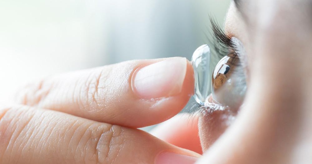 daily-disposable-contact-lenses-advantage-and-disadvantage-eye