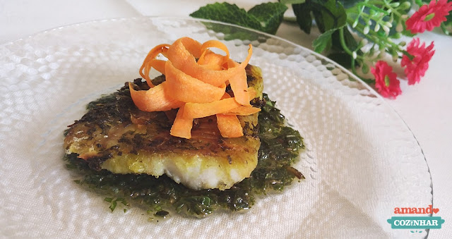 peixe assado pesto de manjericão