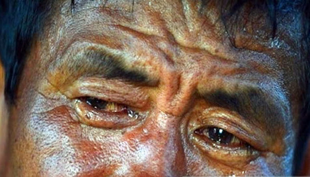 Ayah Memang Tak Menyusuimu, Namun Tiap Tetes Keringat Ayah Menjadi Air Susu Yang Membesarkanmu