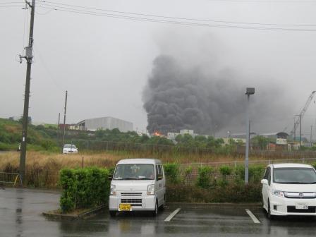 流浪の画家 の隆くん ６ ５ 日 早朝 道の駅 いずみ山愛の里 大阪府和泉市 火事ダァ