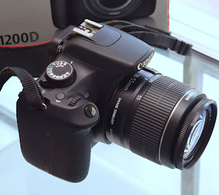 Kamera DSLR Canon EOS 1200D Lensa Kit Fullset