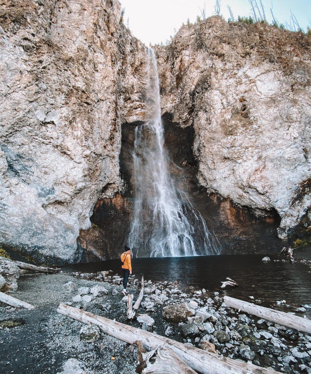 travel and lifestyle blogger @amandasok hikes to Fairy Falls in Yellowstone National Park