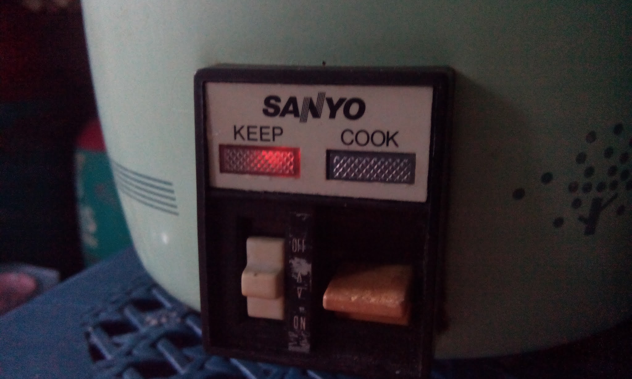 Life Begins at Forty SANYO EC5 rice cooker repair