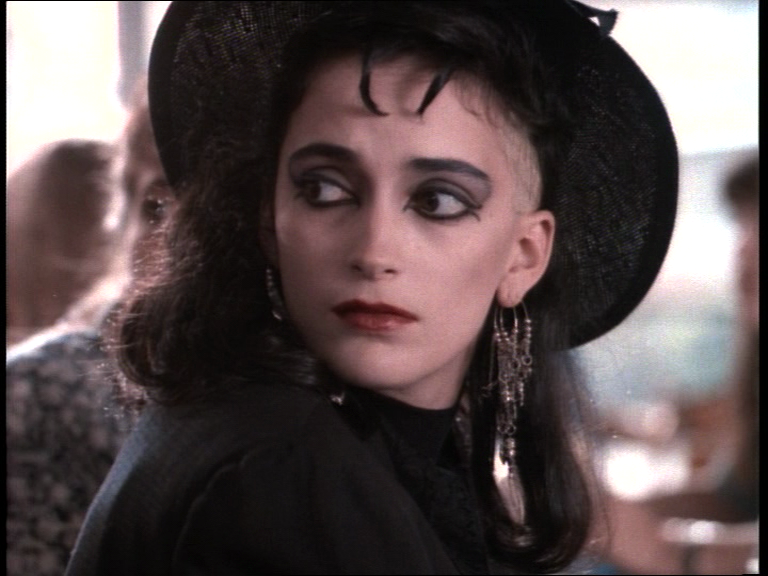 FilmLand Empire Why Haven t You Seen Mirror Mirror 1990 