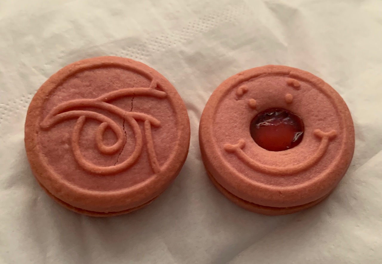 FOODSTUFF FINDS Percy Pig flavour Jam Sandwich Creams (Marks and