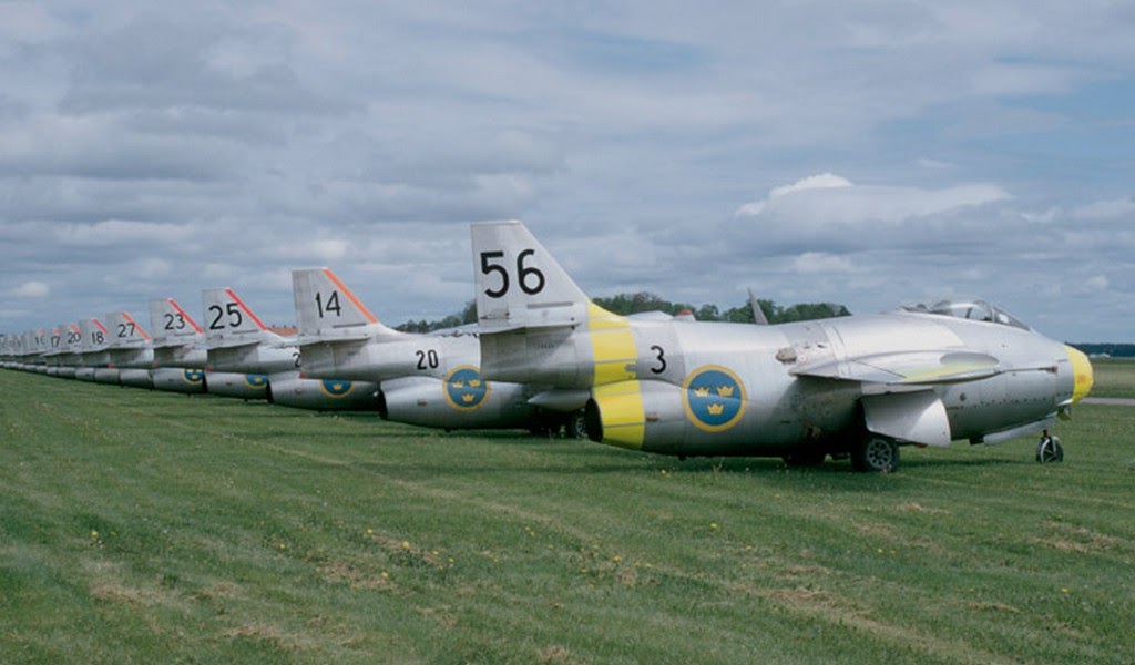 J 29. Saab 29 tunnan. сааб j-29 «туннан». Hobby boss 85514. шведский истребитель saab j-29 tunnan.