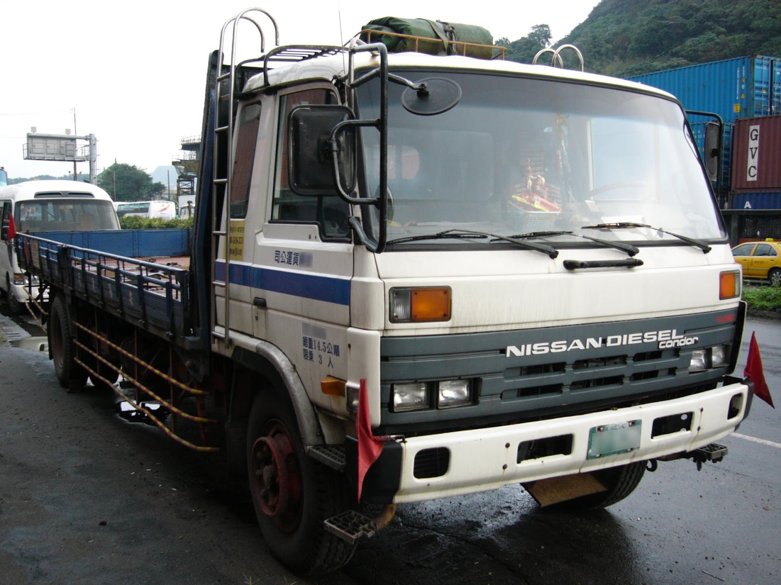 Truk Nissan Diesel - Homecare24