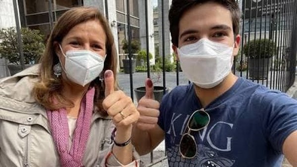 Hijo de Felipe Calderón celebra el triunfo de su mamá en la Cámara de Diputados "LLoren chairos" Hijo de Felipe Calderón celebra el triunfo de su mamá en la Cámara de Diputados "LLoren chairos"