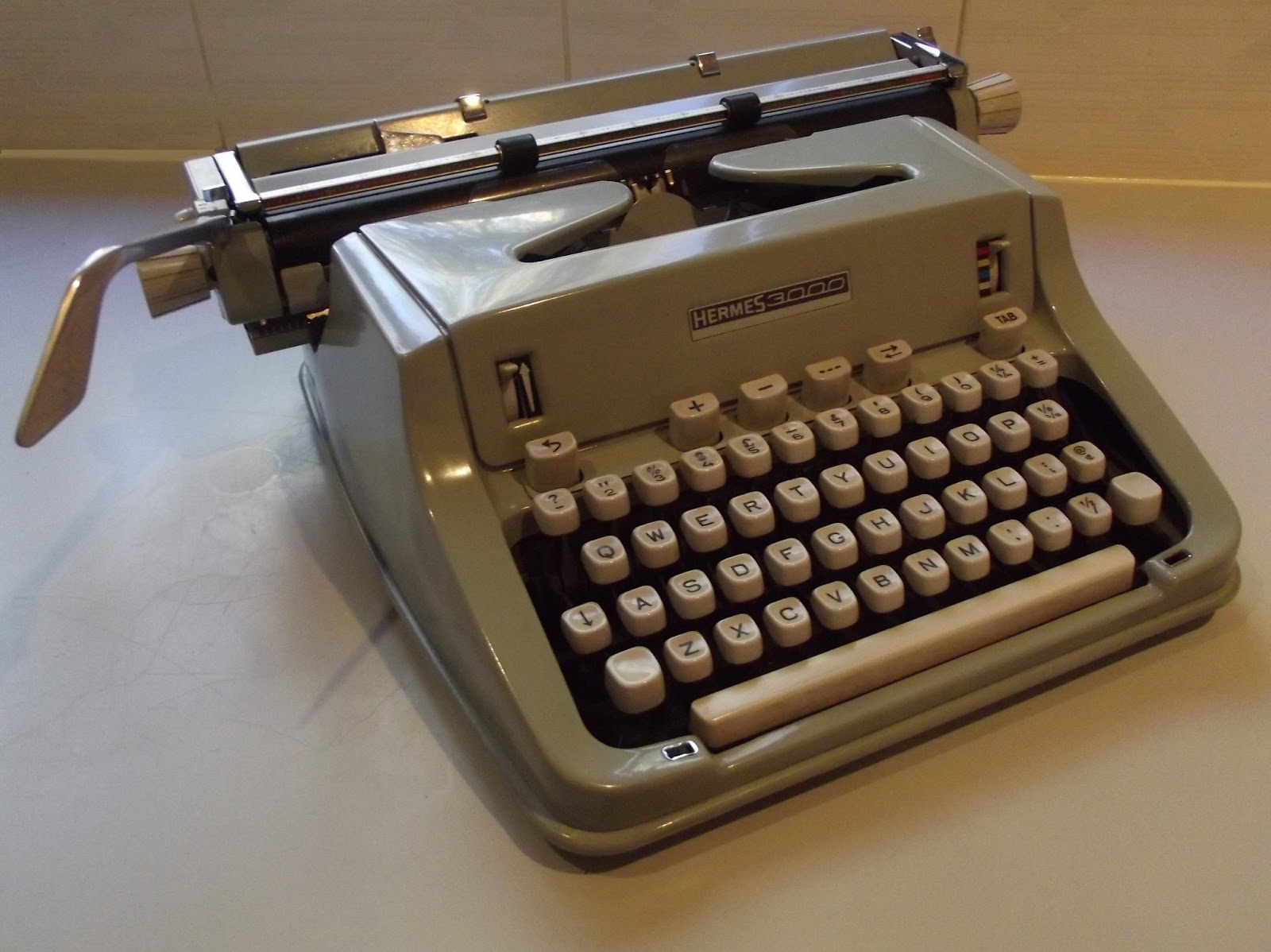 oz.Typewriter: Hermes 3000 Typewriter: Second Style, Wide Carriage
