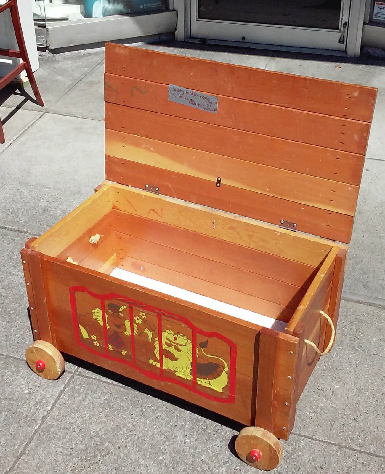 UHURU FURNITURE & COLLECTIBLES SOLD Rolling Vintage Toy Chest 60