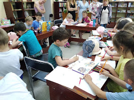 Дети читают и рисуют школьный лагерь Дружба СШ №5 бібліотека-філія №4 М.Дніпро