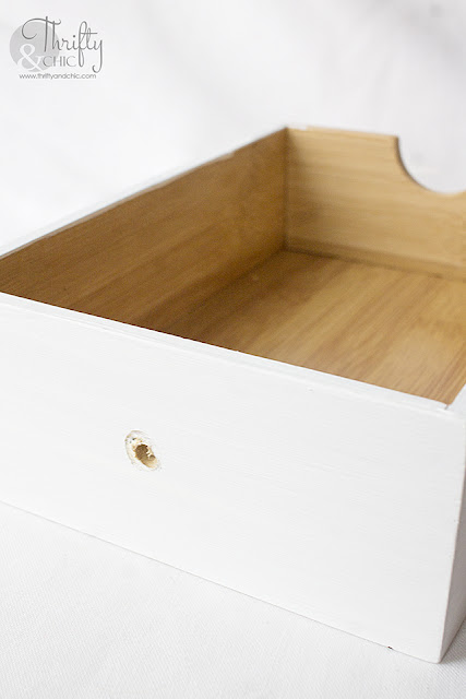Organizer hack. Organization and decluttering ideas. Bathroom organization ideas. Desk organizer. DIY desk organizer makeover.