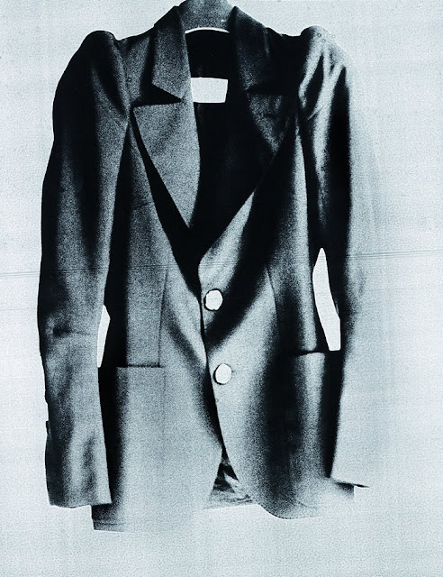 Maison Martin Margiela - S/S 1989 Women’s show - First jacket with round shoulders