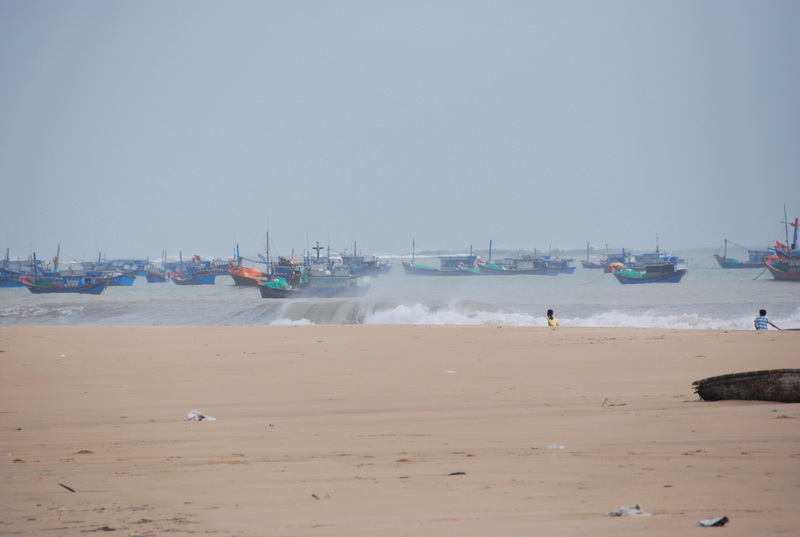 Bãi biển Long Thủy ở Phú Yên