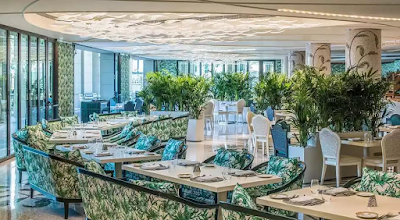 3 Donatella Versace opens grand new luxury resort in Dubai (photos)