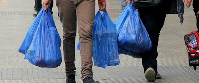 Chile dice adiós a las bolsas plásticas: ningún comercio puede ya entregarlas Chile dice adiós a las bolsas plásticas: ningún comercio puede ya entregarlas