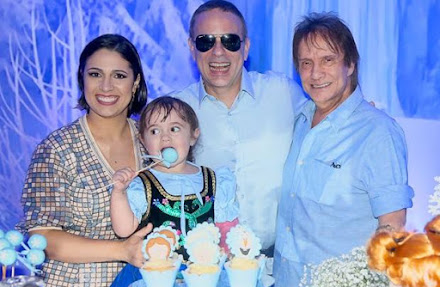 Roberto Carlos comemora aniversário da netinha em São Paulo