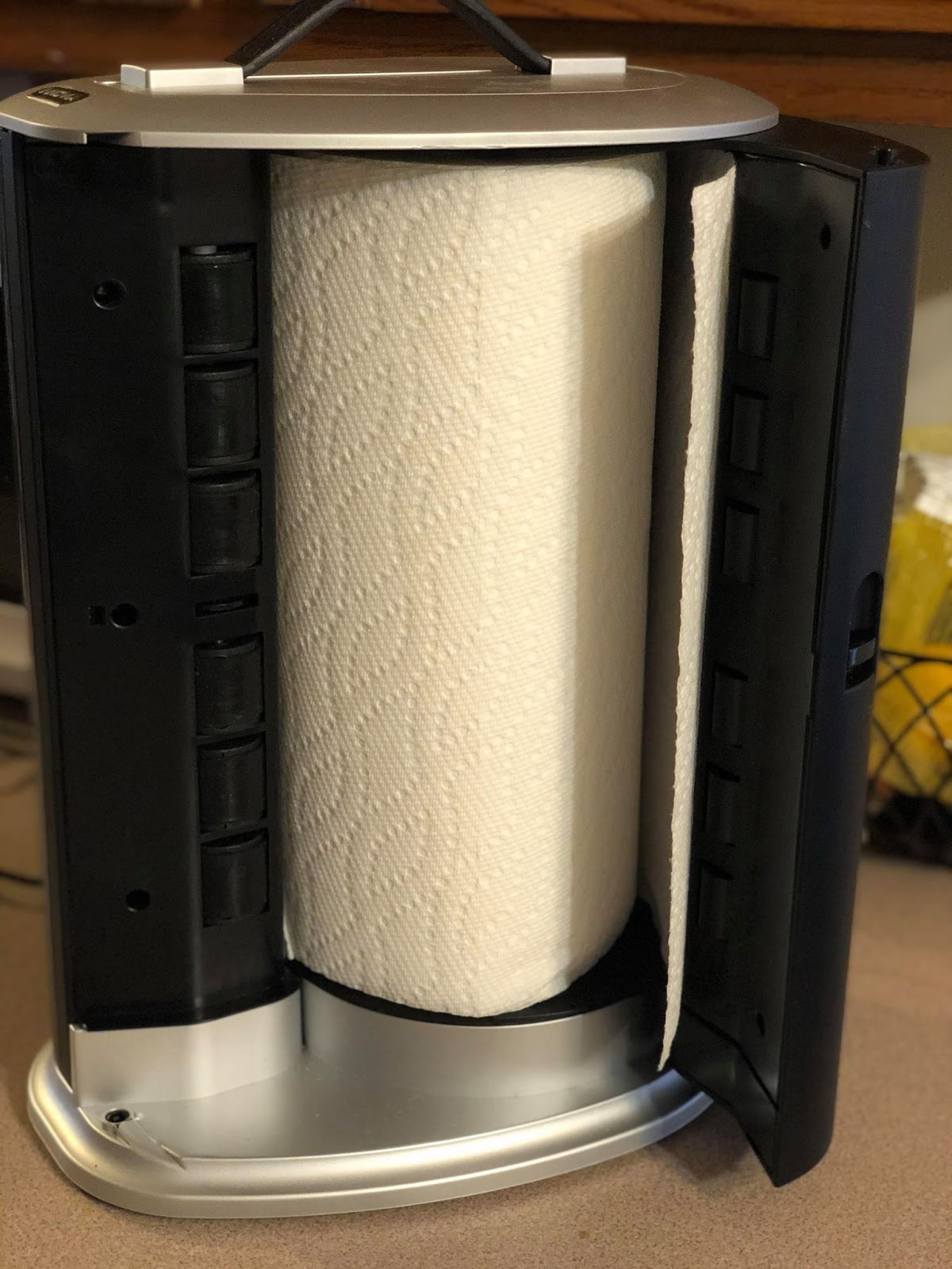 Does it Work Wednesday: Innovia Automatic Paper Towel Dispenser