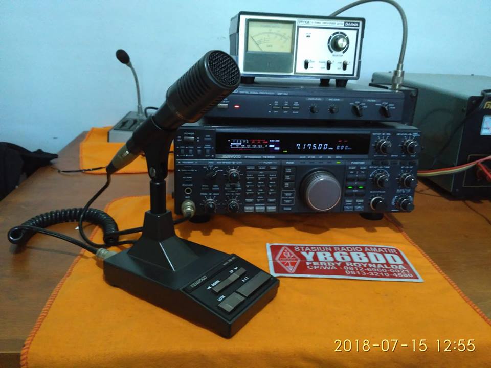 KENWOOD TS850s + DSP 100 + MC 90