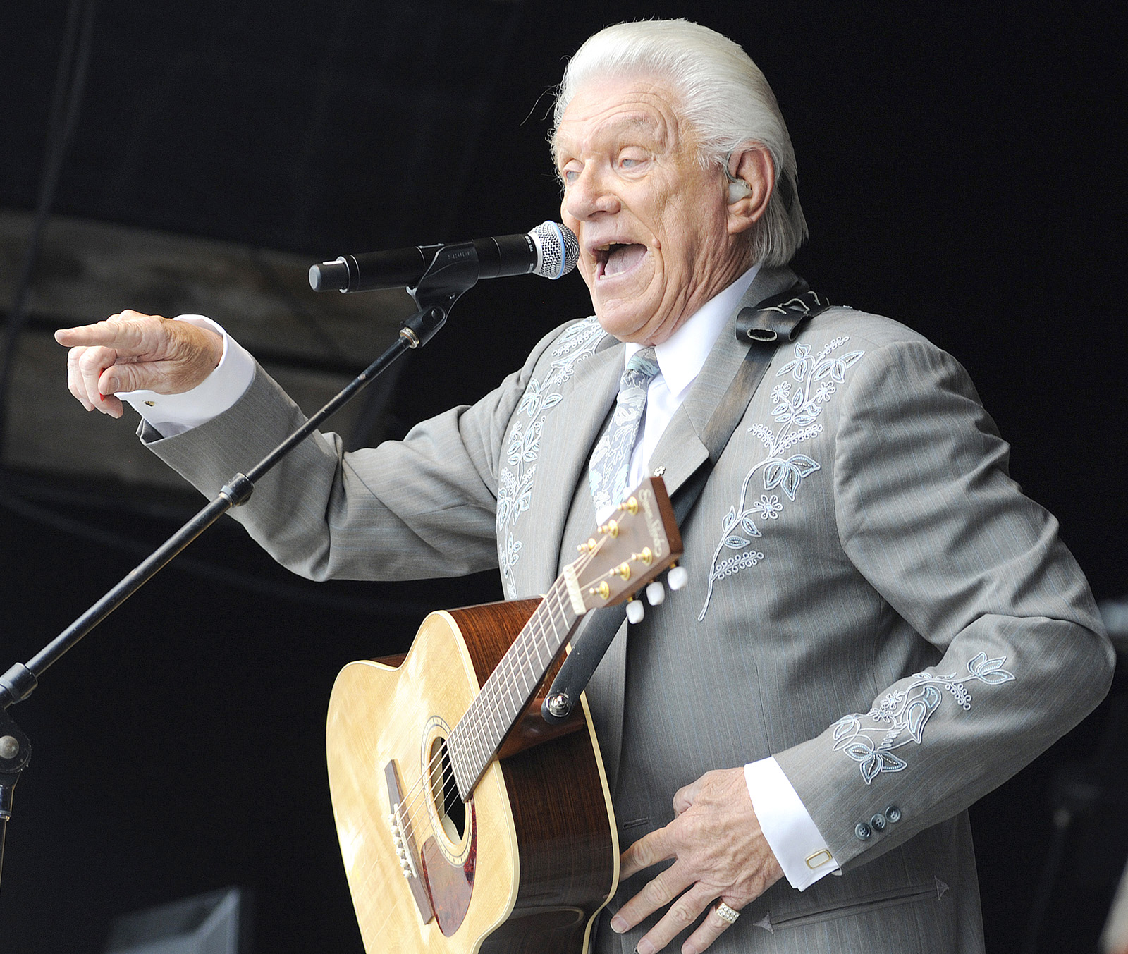 Musically Connected Canadian Icon Tommy Hunter Retires