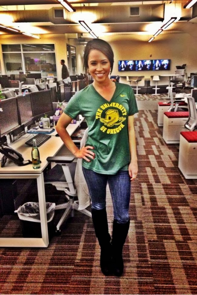 THE APPRECIATION OF BOOTED NEWS WOMEN BLOG Amanda Guerra Wears Black