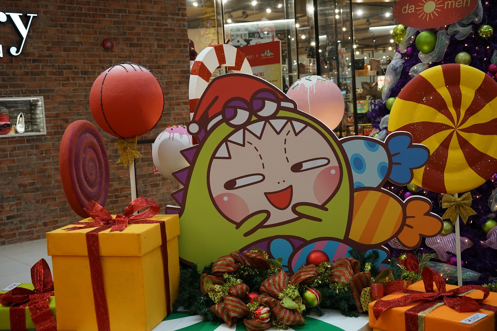 A SWEET ESCAPE AT DA MEN MALL’S “CANDY CHRISTMAS” - Betty's Journey