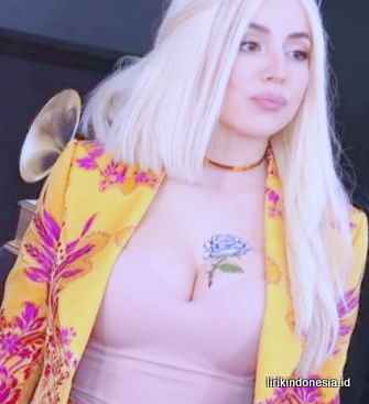 Lirik Not Your Barbie Girl Ava Max