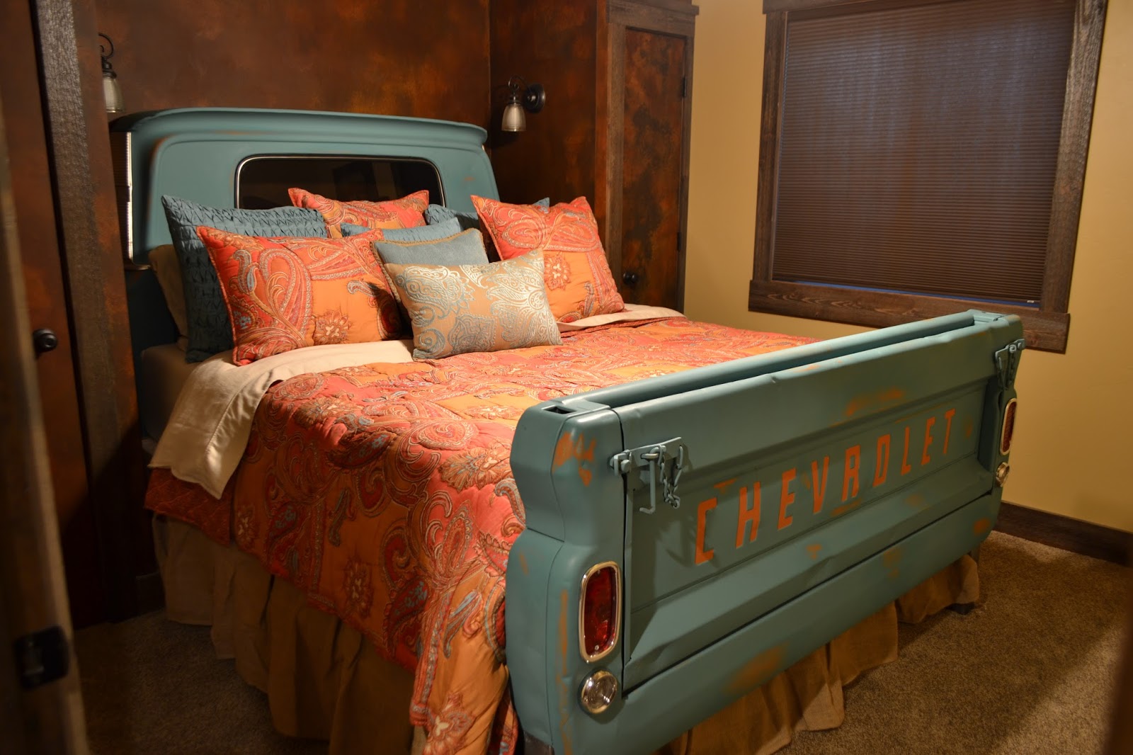 Tailgate Customs: Custom King Size 1966 Chevrolet Truck Bed