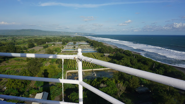 Menikmati Keindahan Laut Selatan Yogyakarta dari Atas Mercusuar Pantai Pandansari
            - galeri foto