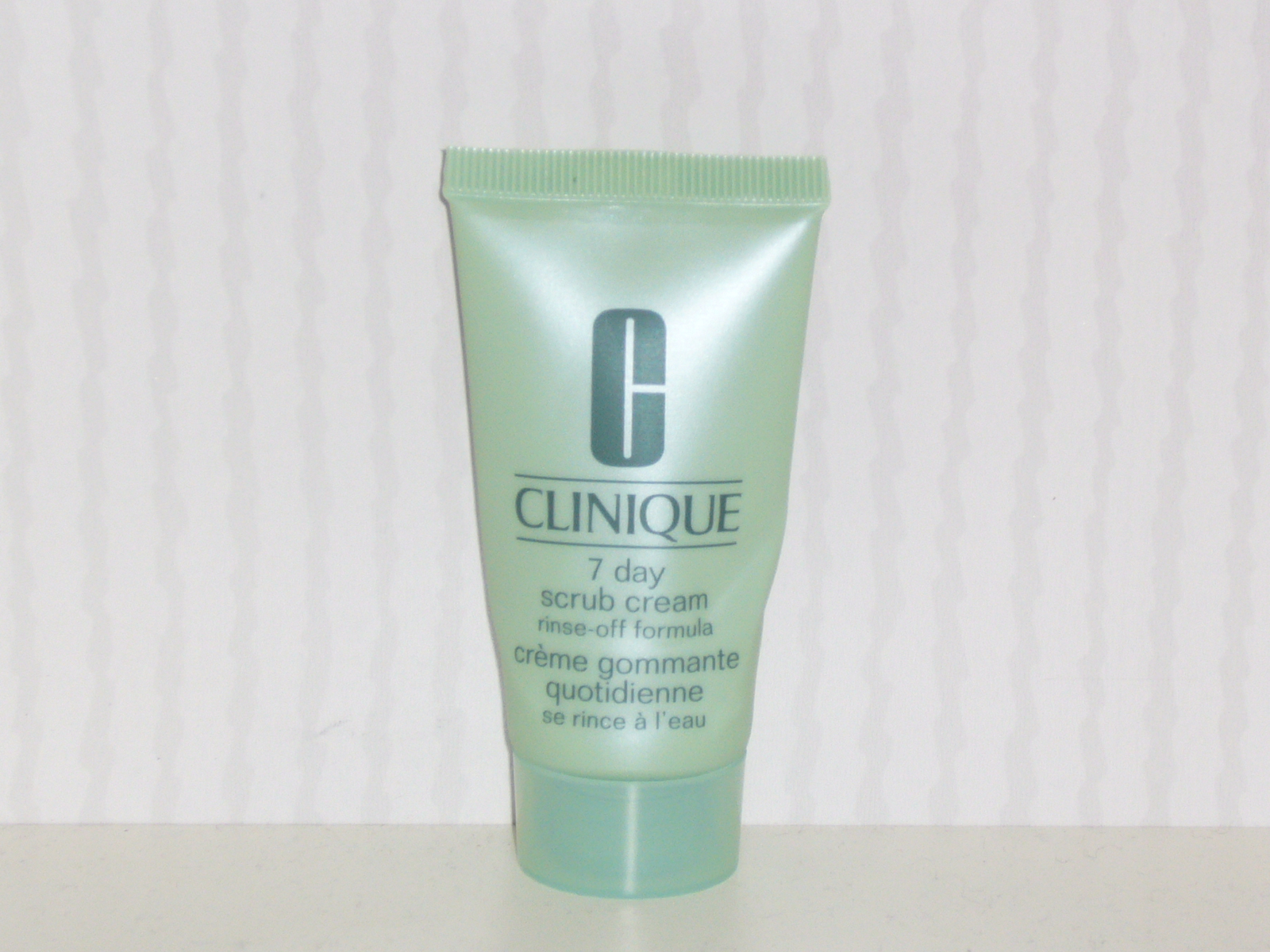 Routine beauté 3 CLINIQUE 7 Day Scrub Cream Crème gommante quotidienne