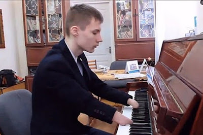 Tài năng Piano không tay khiến nhiều người phải nể phục 