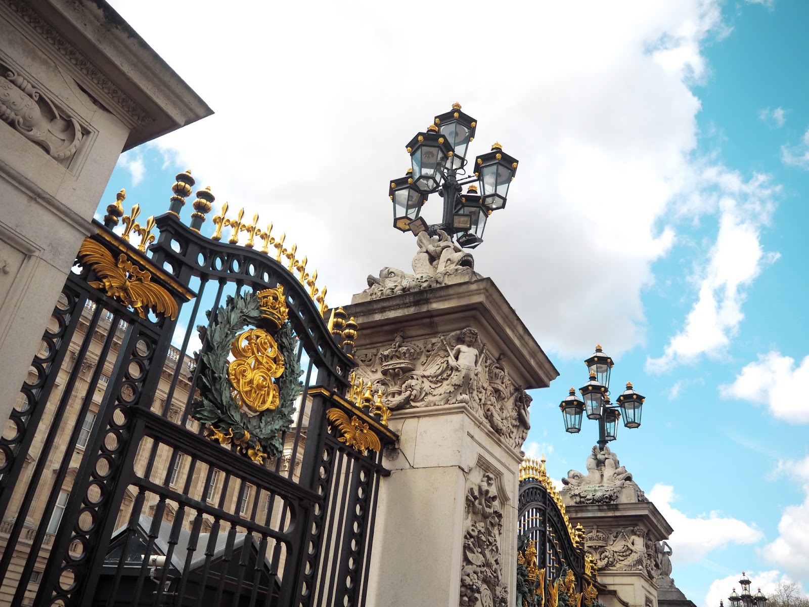 Postcards from London - Buckingham Palace