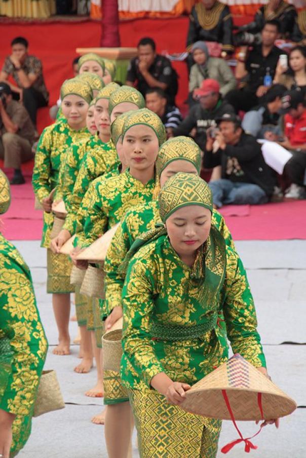 Tarian Tradisional Jambi Adat Indonesia