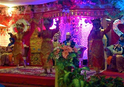 tari piring pada acara pernikahan tari piring pada acara pernikahan