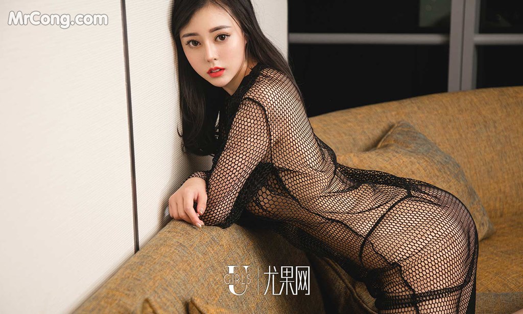 UGIRLS - Ai You Wu App No.1294: Model Ling Wei Wei (灵 微微) (35 photos)