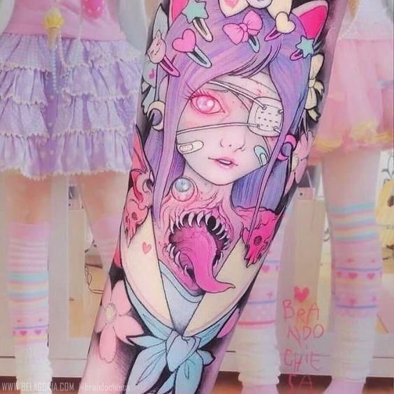 Vemos un Tatuaje anime de color rosa