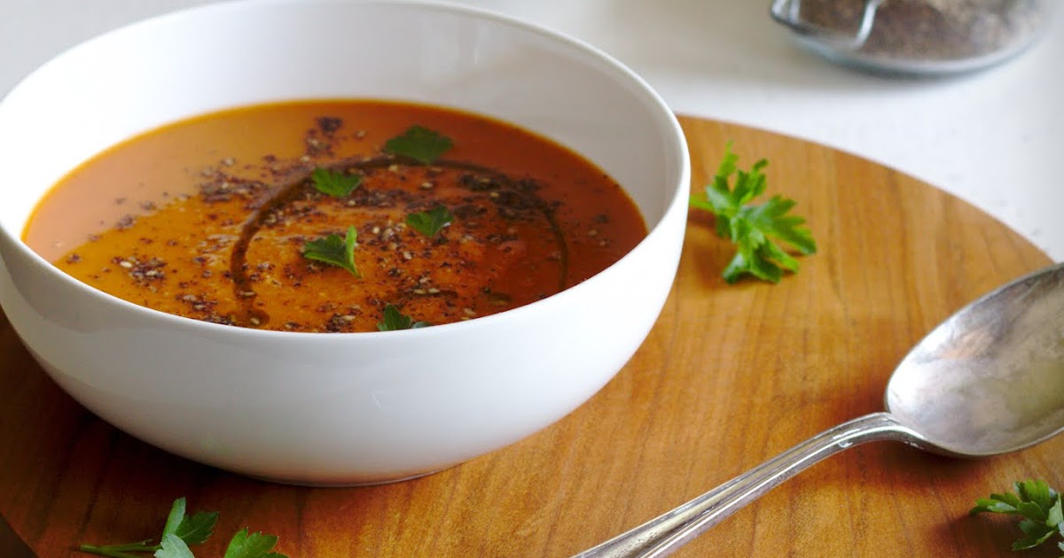 Tomato, za'atar and red lentil soup // Soupe à la tomate, au za'atar et