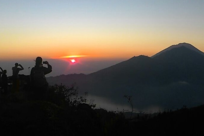 10 Tempat Terbaik Untuk Menikmati Sunrise Di Indonesia